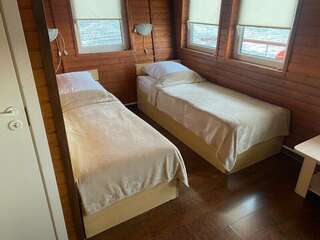 Гостиница Форт Константин Кронштадт Двухместный номер с 2 отдельными кроватями (ВИД НА ВОДУ)-2