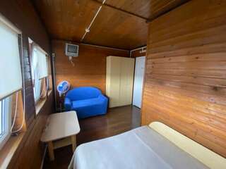 Гостиница Форт Константин Кронштадт Двухместный номер с 1 двуспальной кроватью (ВИД НА ВОДУ)-1